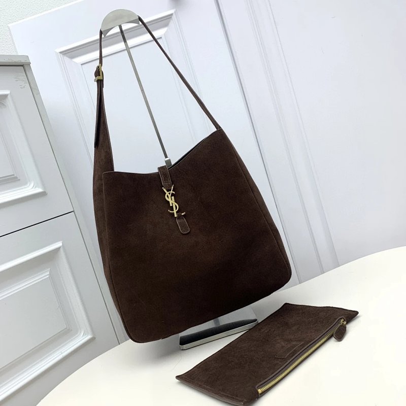 Shopping bag from Apple