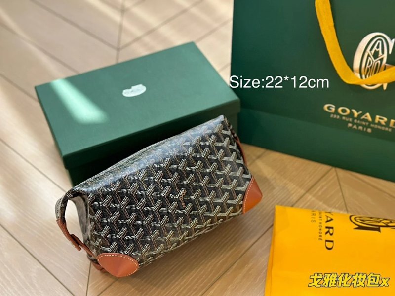Goyard clutch