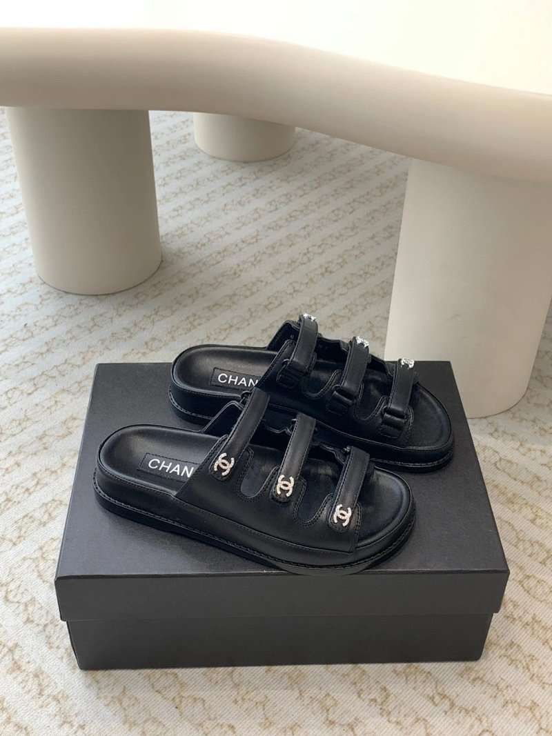 Chanel slides