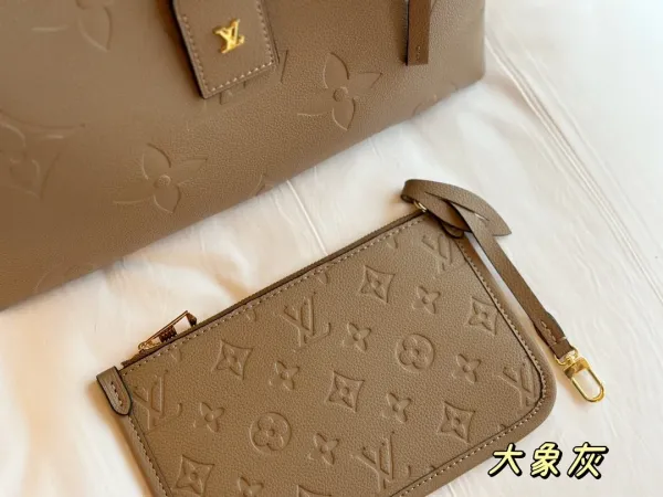 Louis Vuitton Onthego Hobo Bag Milk White Shoulder Bag - 19