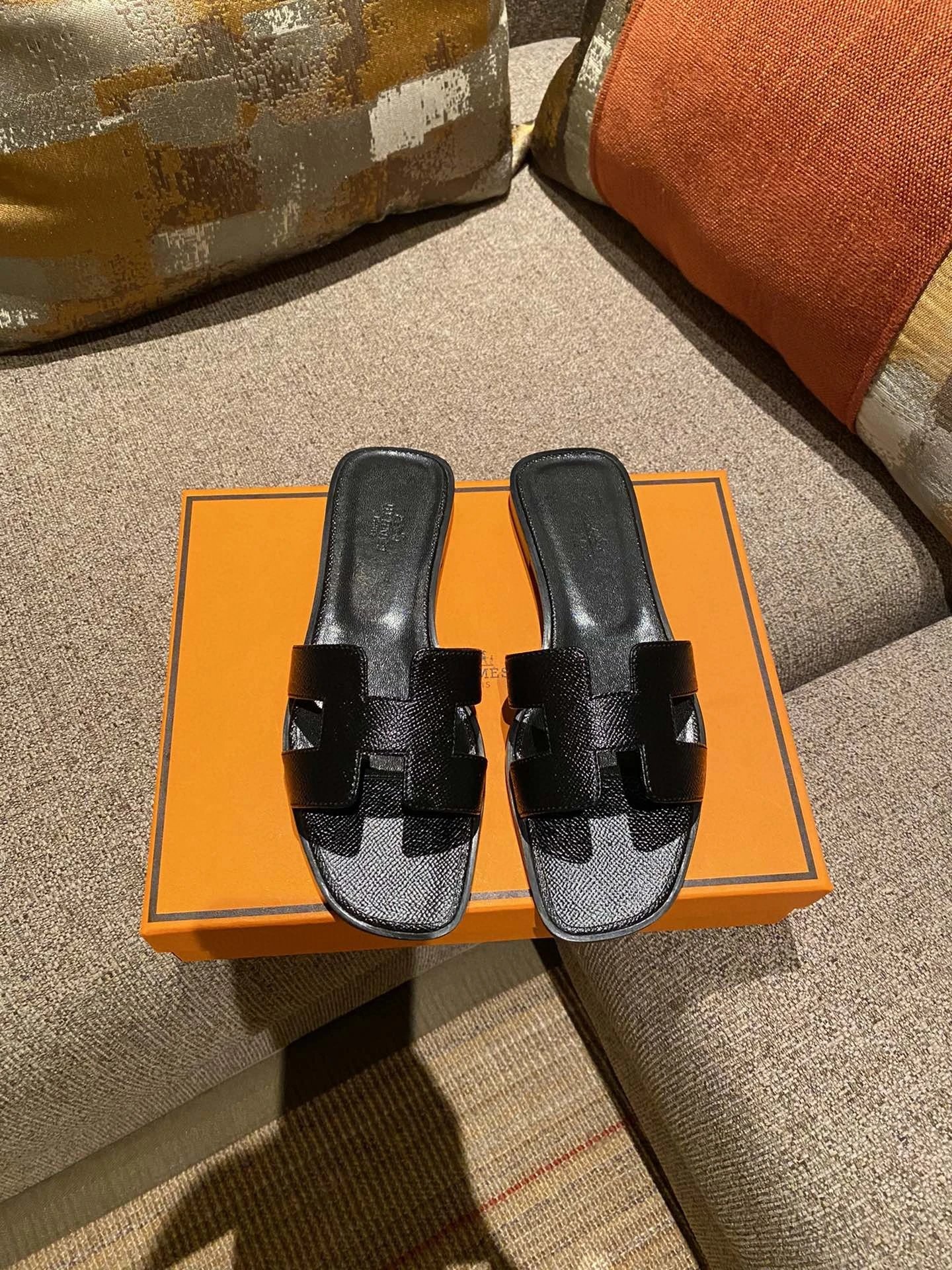 Hermes Oran Slippers · 5
