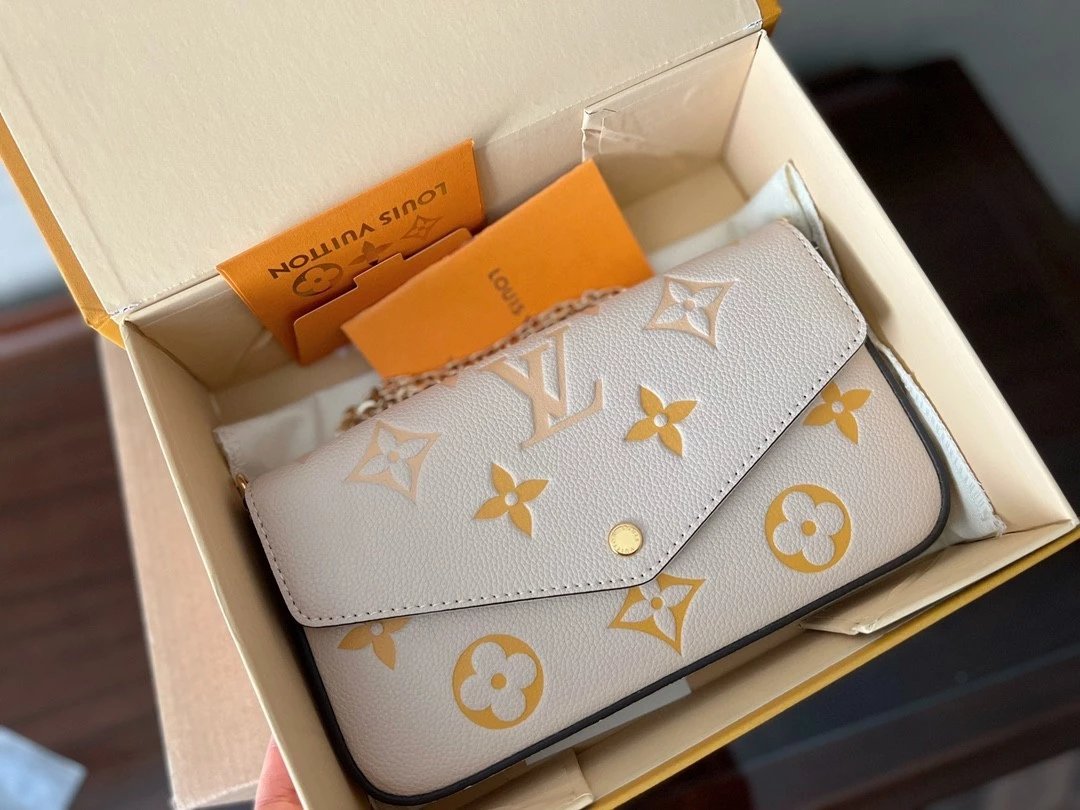 Louis Vuitton Monogram Emprein