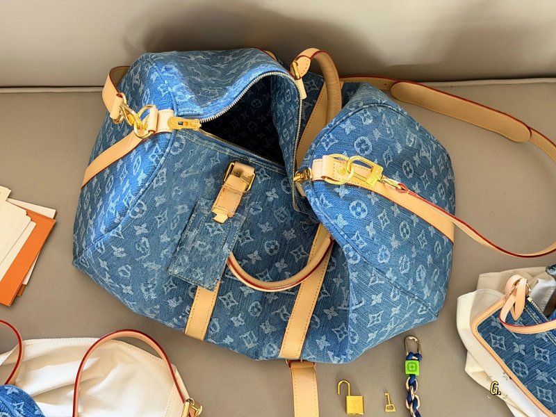 Travel bag from Apple