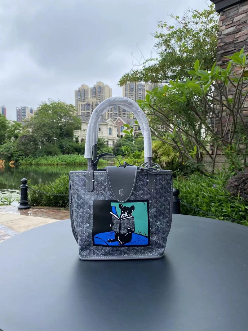 Goyard tote bag