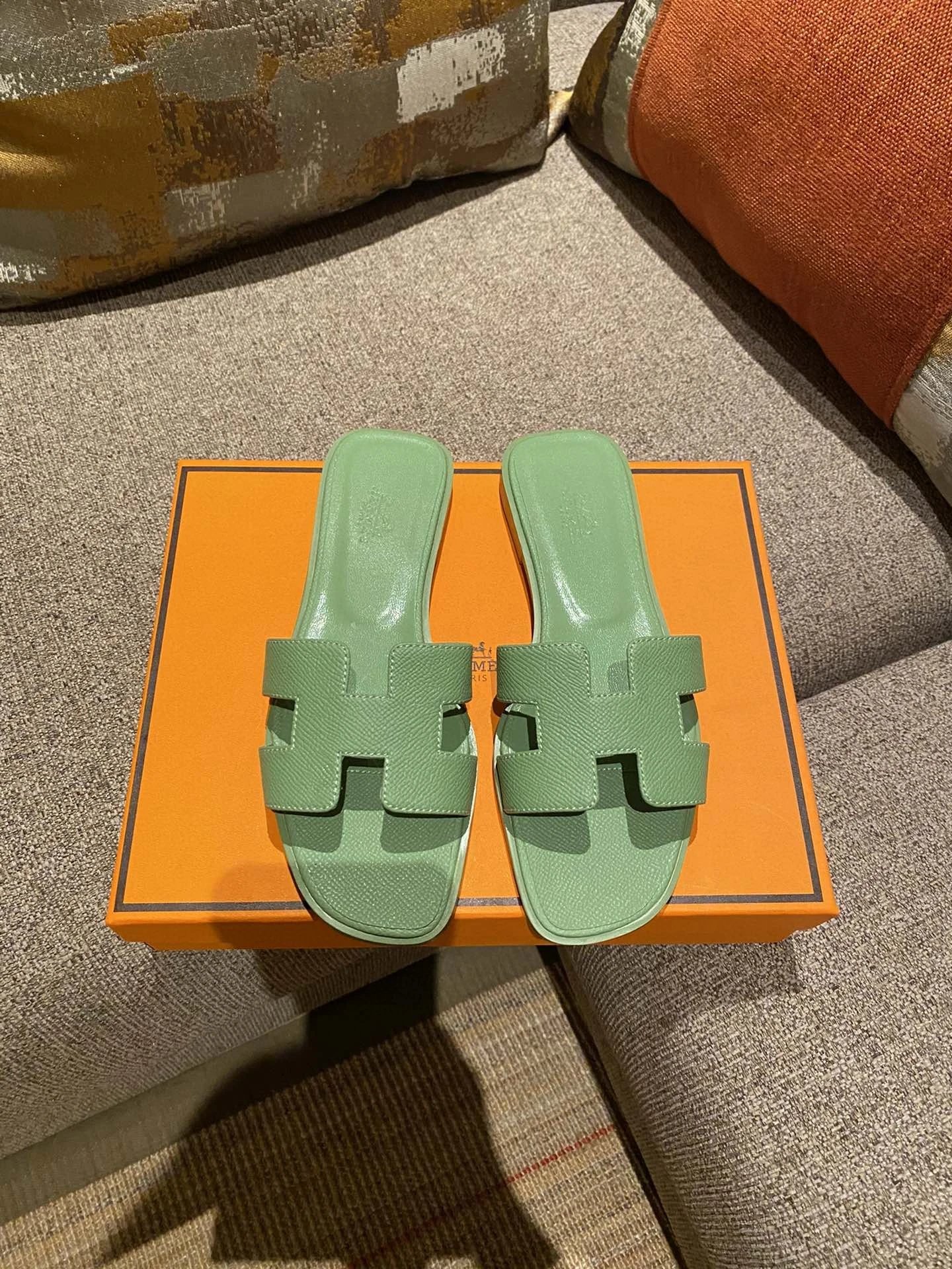 Hermes Oran Slippers · 6