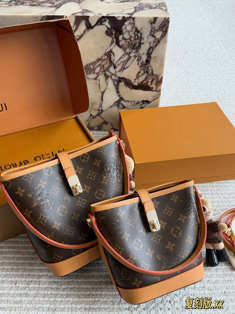 Louis Vuitton crossbody bag