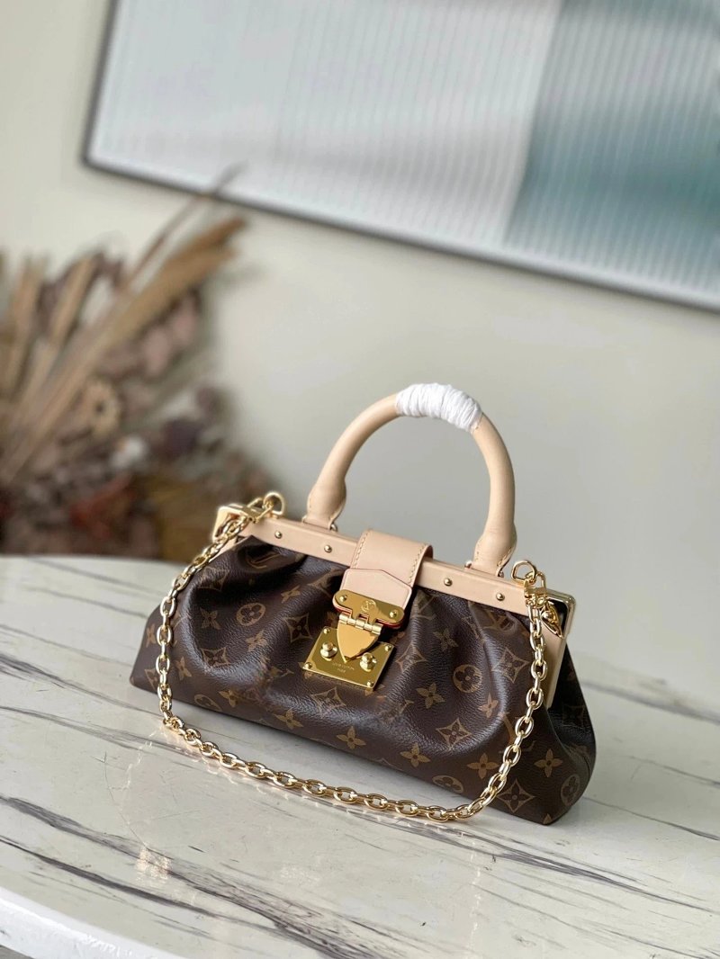 23 Monogram Ctch