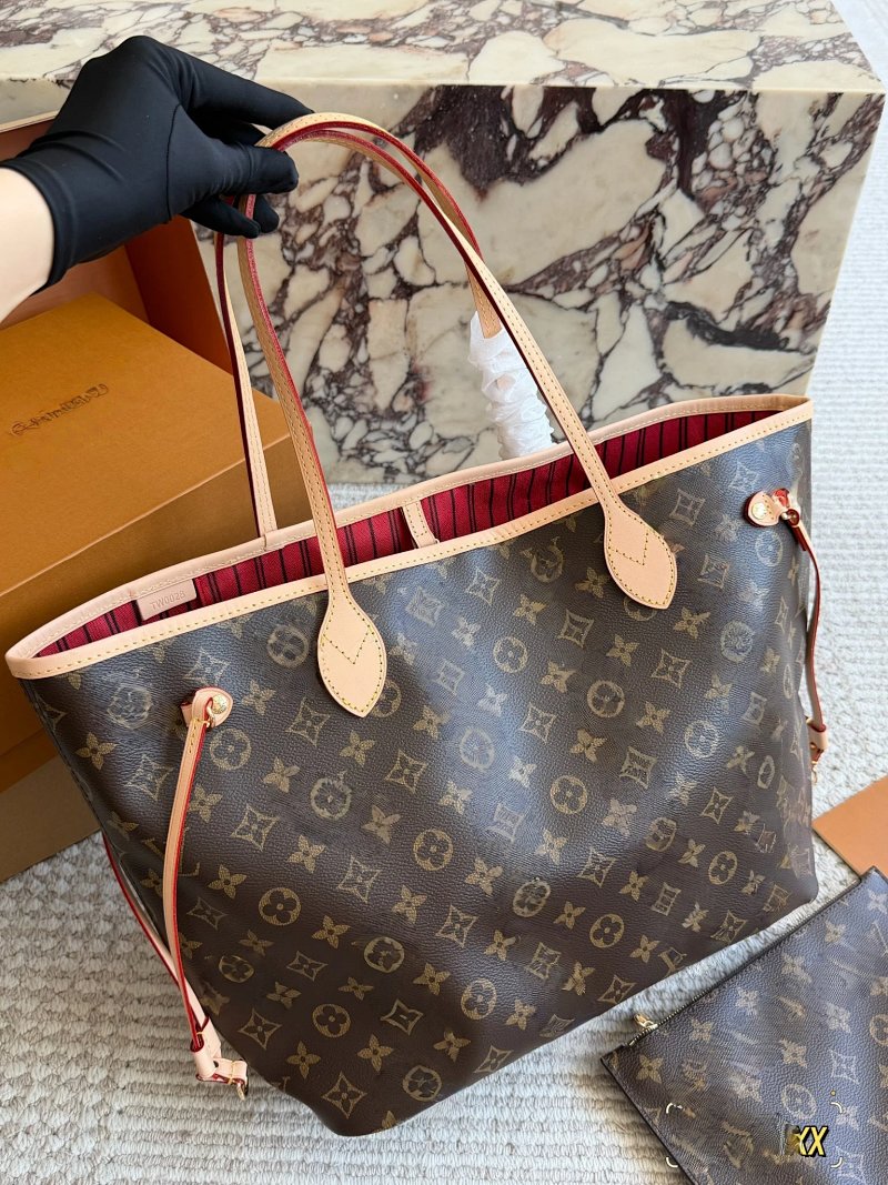 Shopping bag from Apple