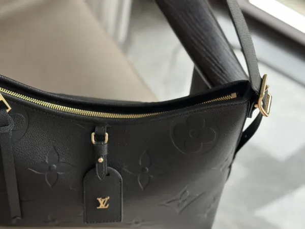 Louis Vuitton Onthego Hobo Bag Milk White Shoulder Bag - 8