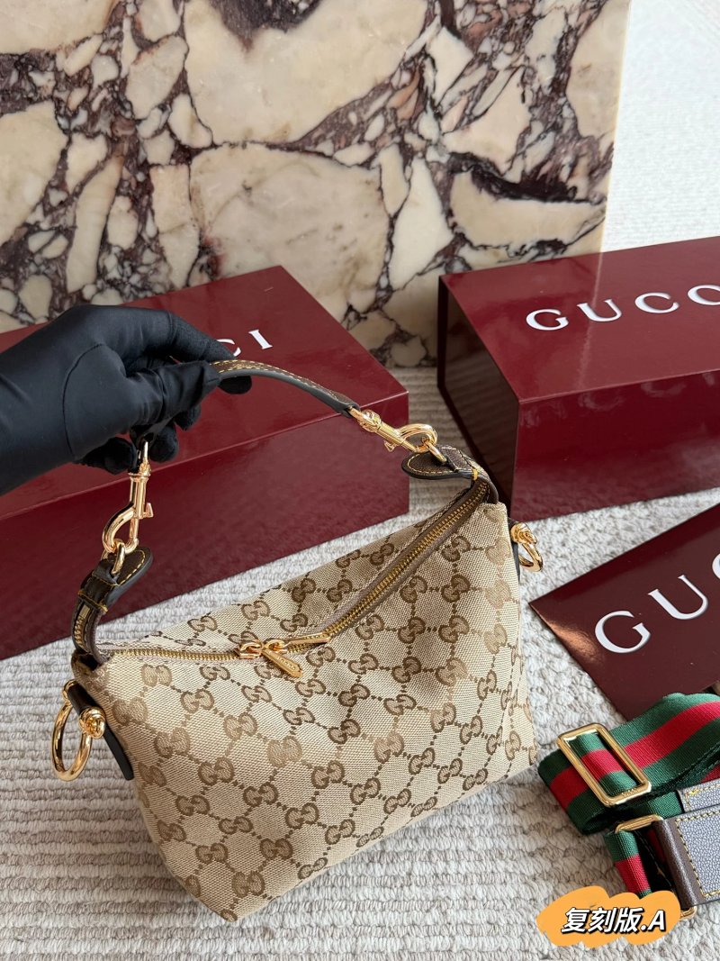 Gucci shoulder bag