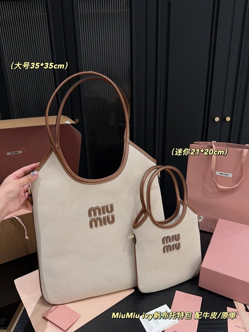 Shopping bag from Apple