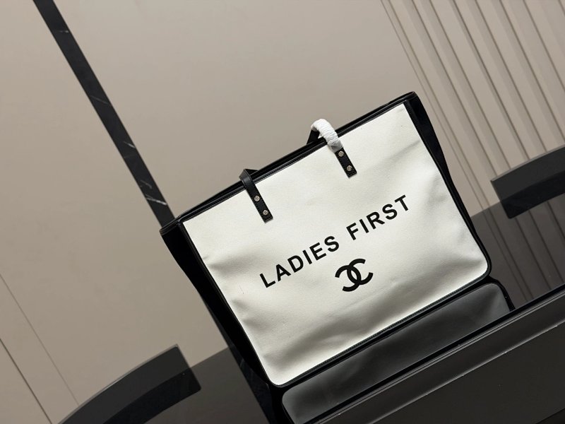 Chanel shopping bag