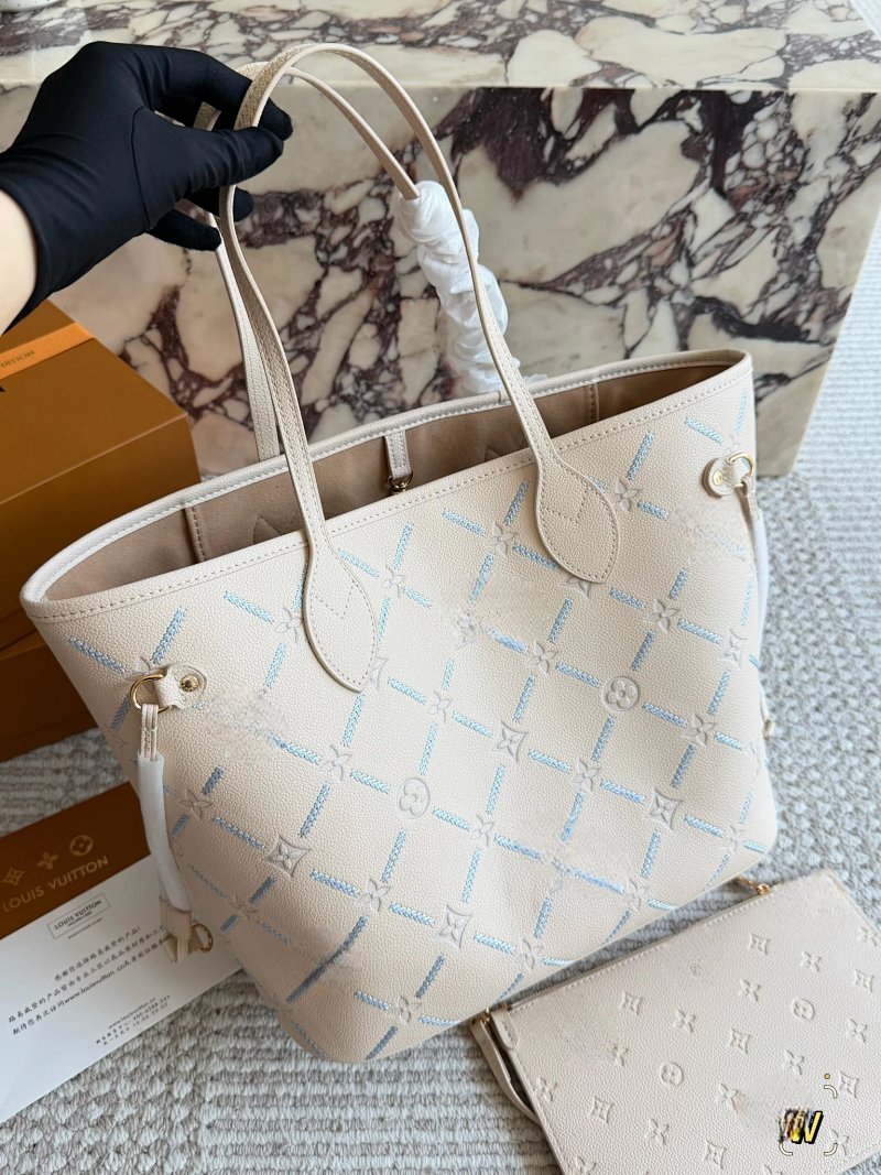 Shopping bag from Apple