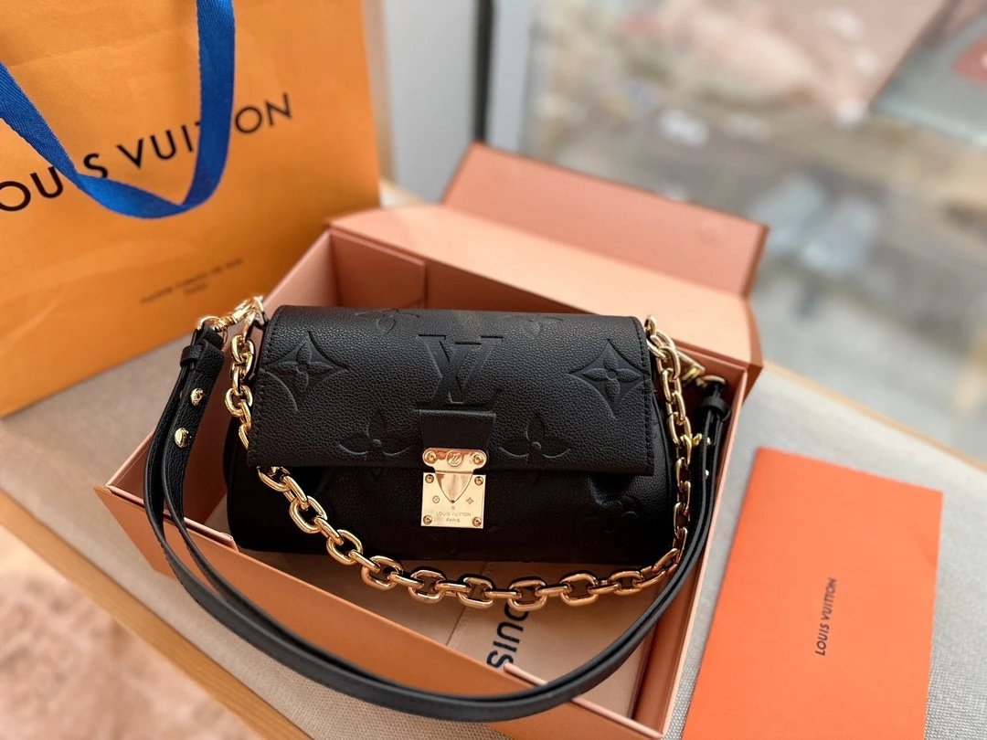 Louis Vuitton Favorite Empreinte 4