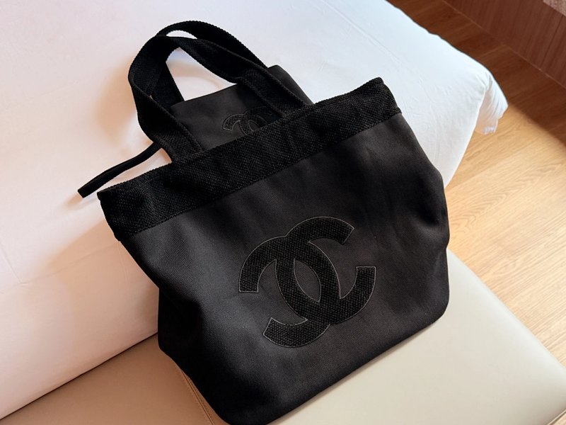 Chanel shopping bag
