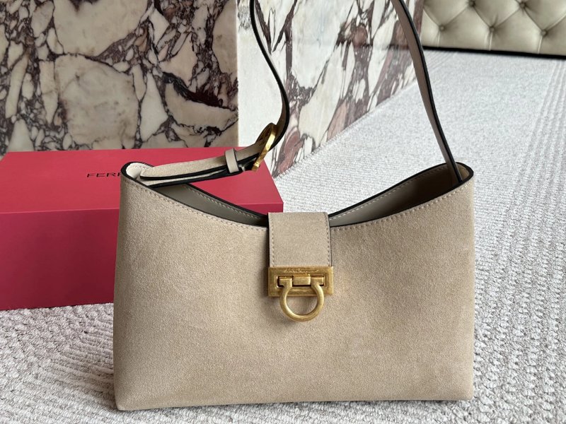 Ferragamo Trifolio