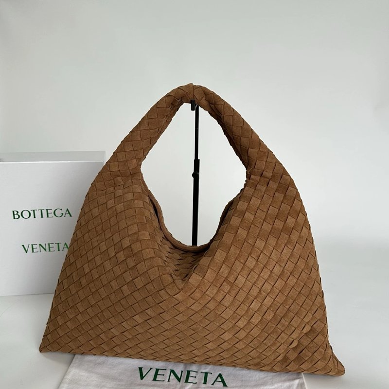 Shopping bag from Apple