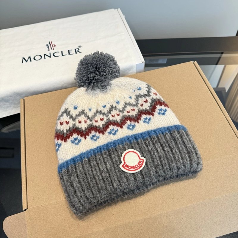 Moncler hat