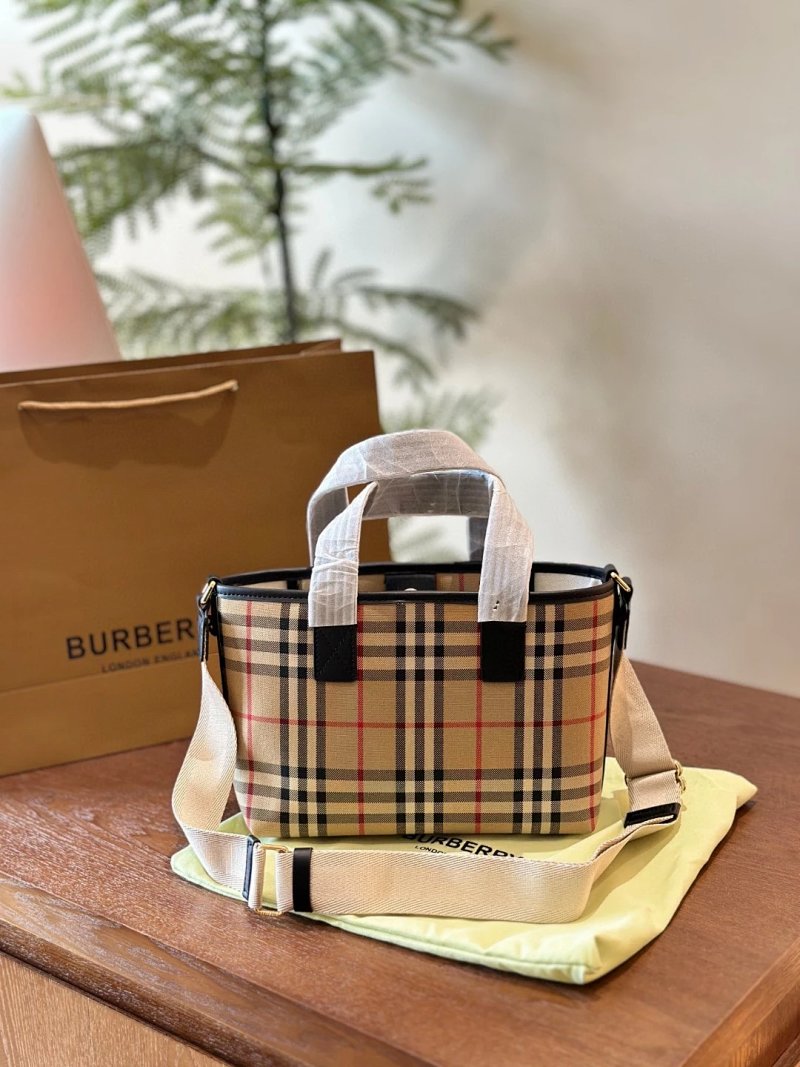 Shopping bag from Apple