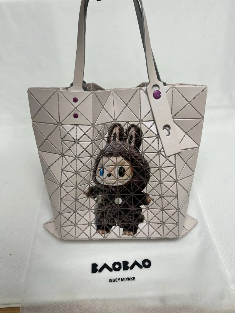 Shopping bag from Apple