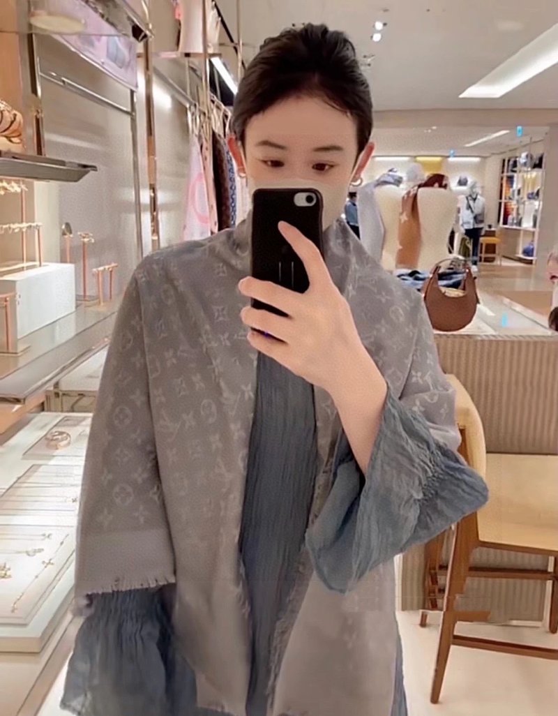 Scarf from Apple