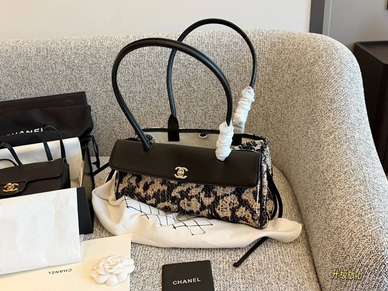 Chanel shoulder bag