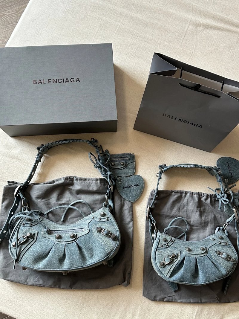Crossbody bag from Apple