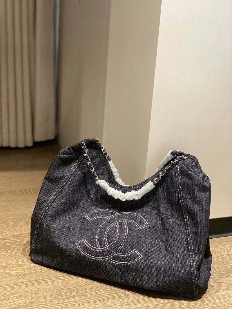 Chanel tote bag