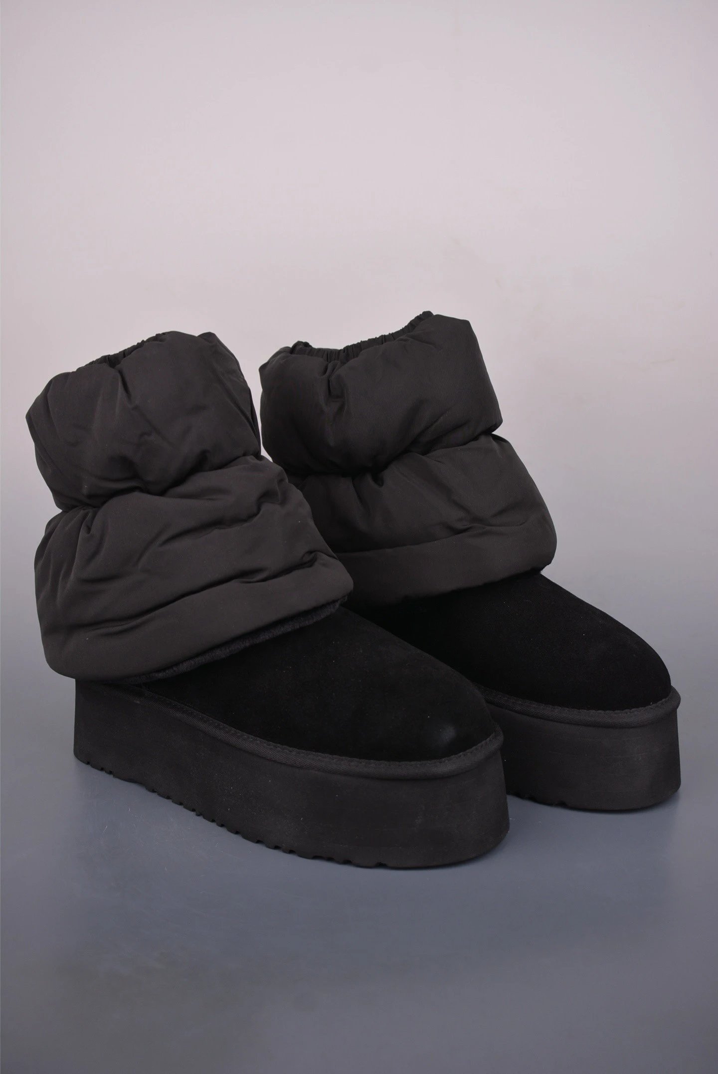 UGG Classic Maxi Platform Suede Puffer Removable Dual-Use Black