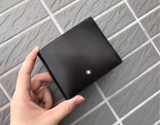 Montblanc Men's Horizontal Wallet Date Night Essential, Smooth Cowhide Card Holder, Bifold Short Wallet, Classic Style 23010-3 Size: 12x10x2cm A-182