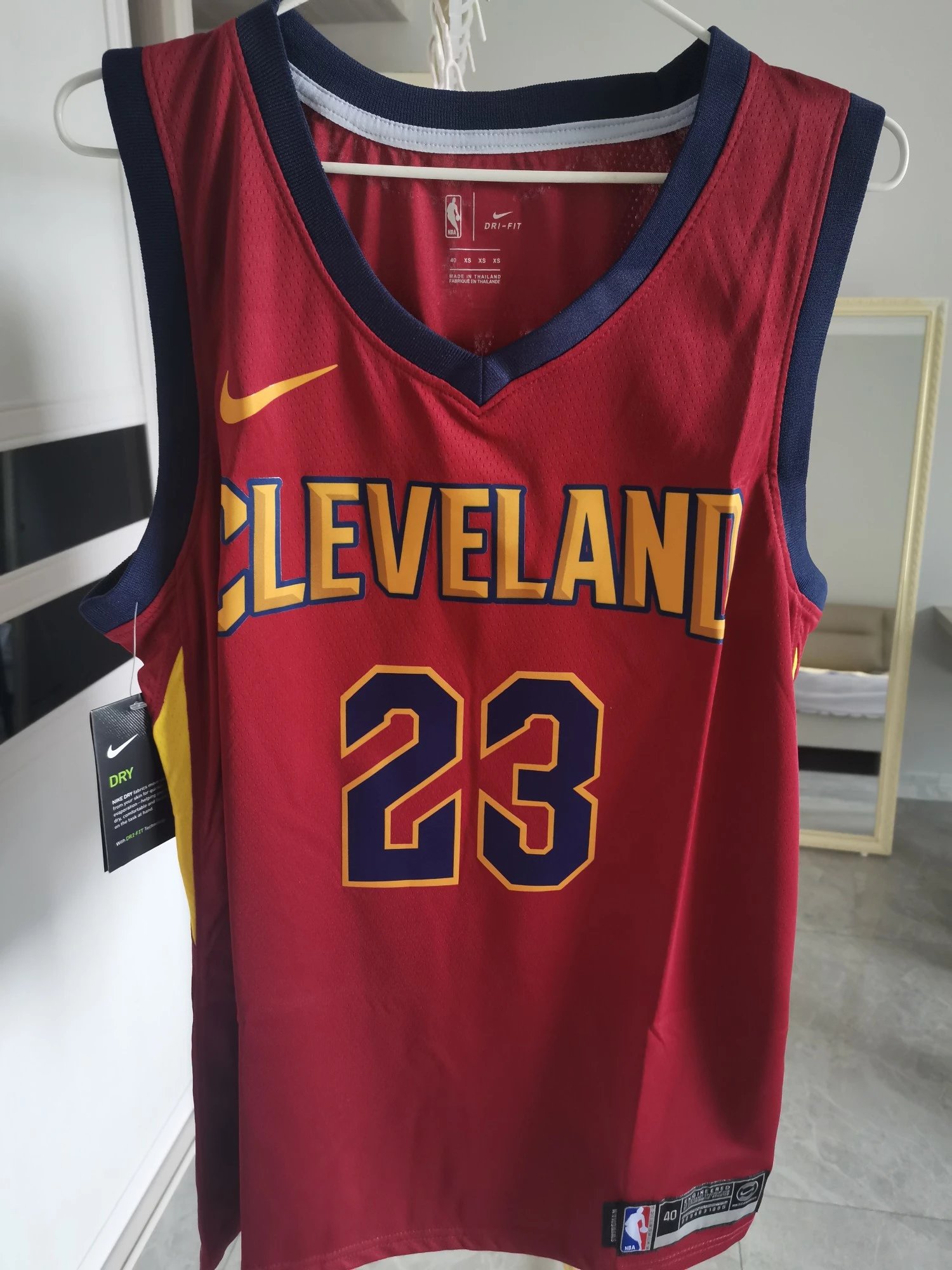 Lucky Bag Hot Pressed Iverson No. 3 Basketball Suit 19 All Star Black No. 35 Durant Cavaliers James No. 23 Wine Red Clippers White No. 32 Griffin Wizards No. 0 Arenas